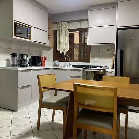 Casa Em Bombinhas Almeida E Moraes Perto Da Praia Exterior foto
