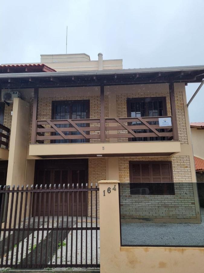 Casa Em Bombinhas Almeida E Moraes Perto Da Praia Exterior foto