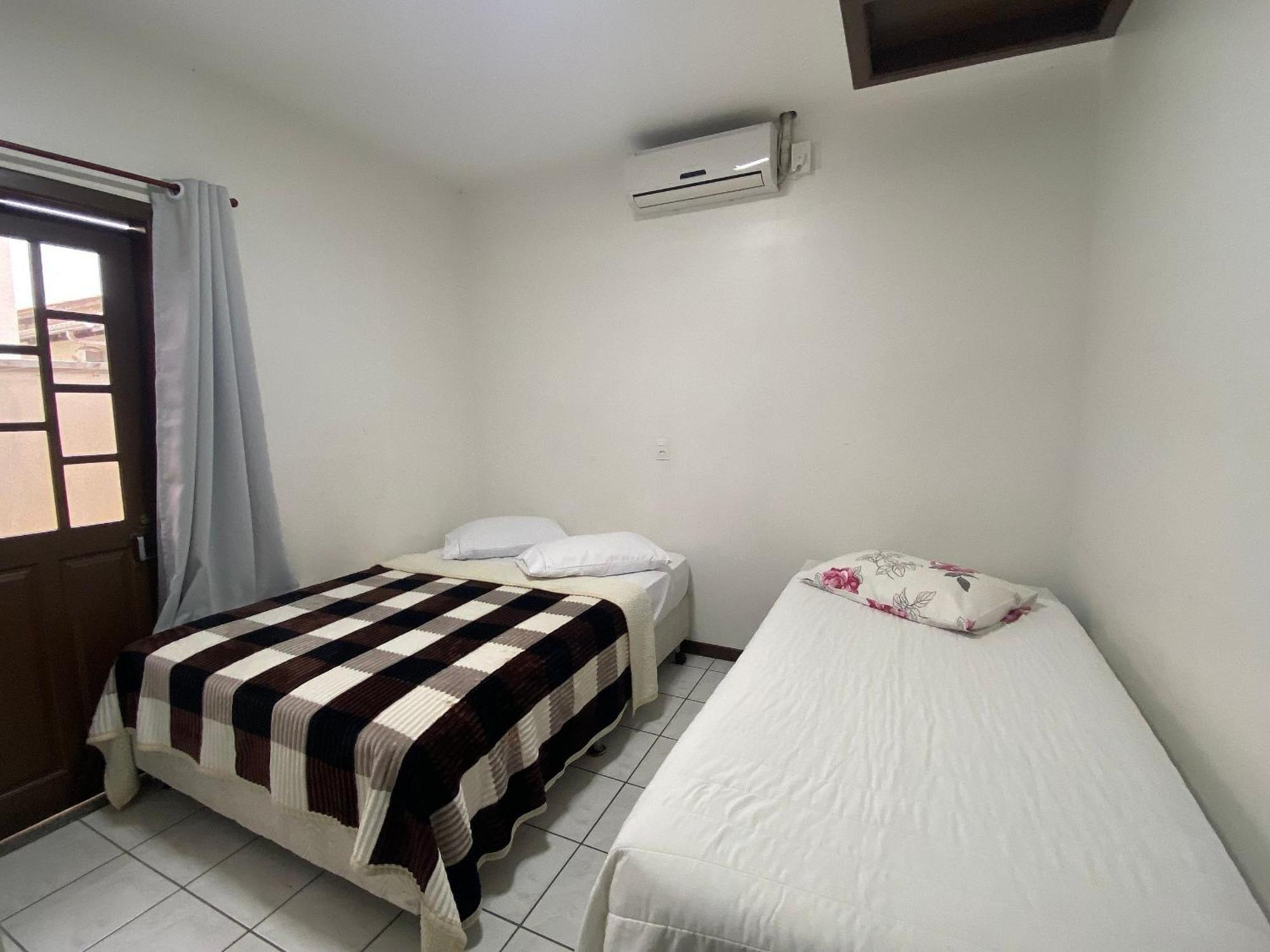Casa Em Bombinhas Almeida E Moraes Perto Da Praia Exterior foto