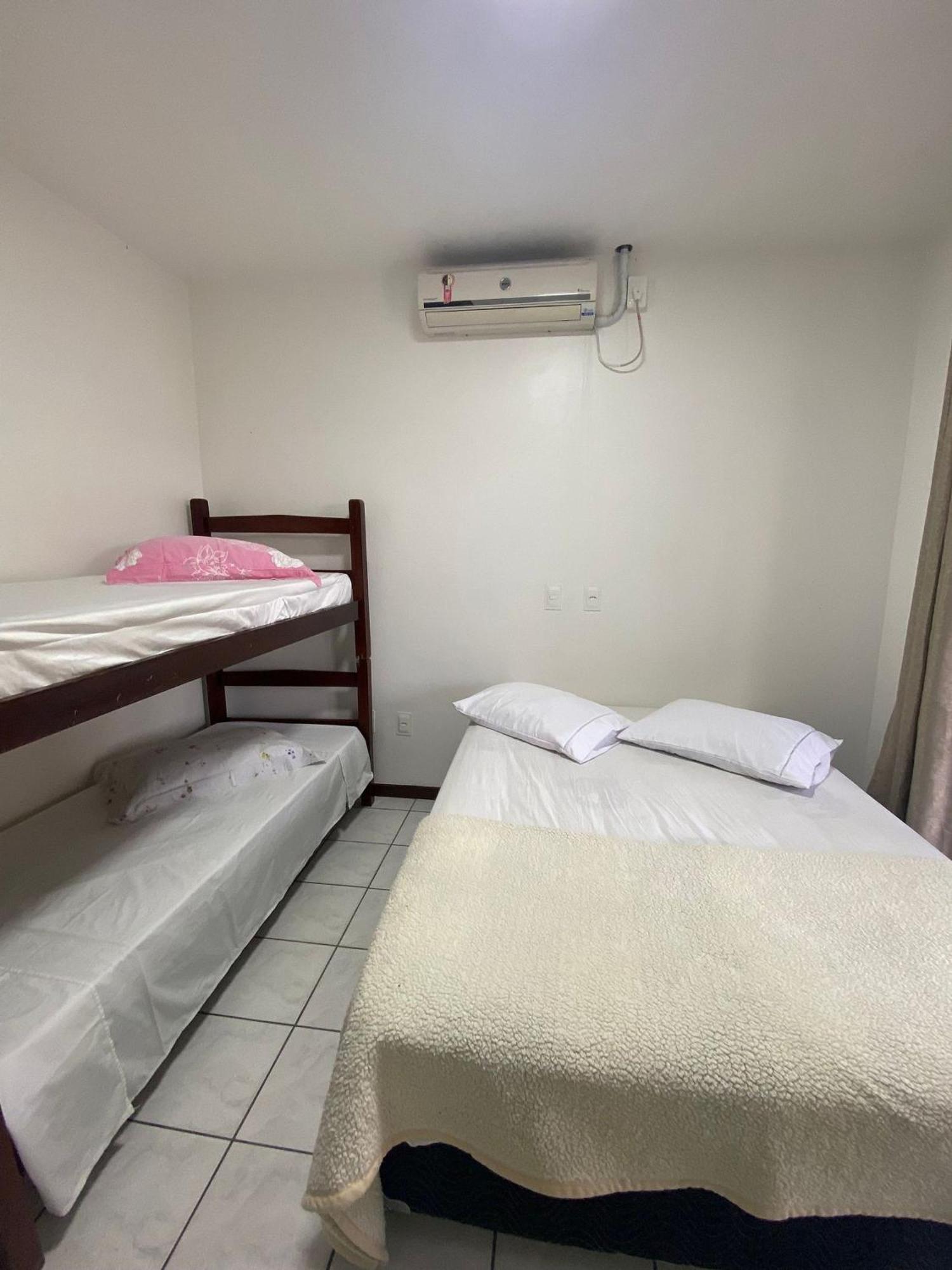 Casa Em Bombinhas Almeida E Moraes Perto Da Praia Exterior foto